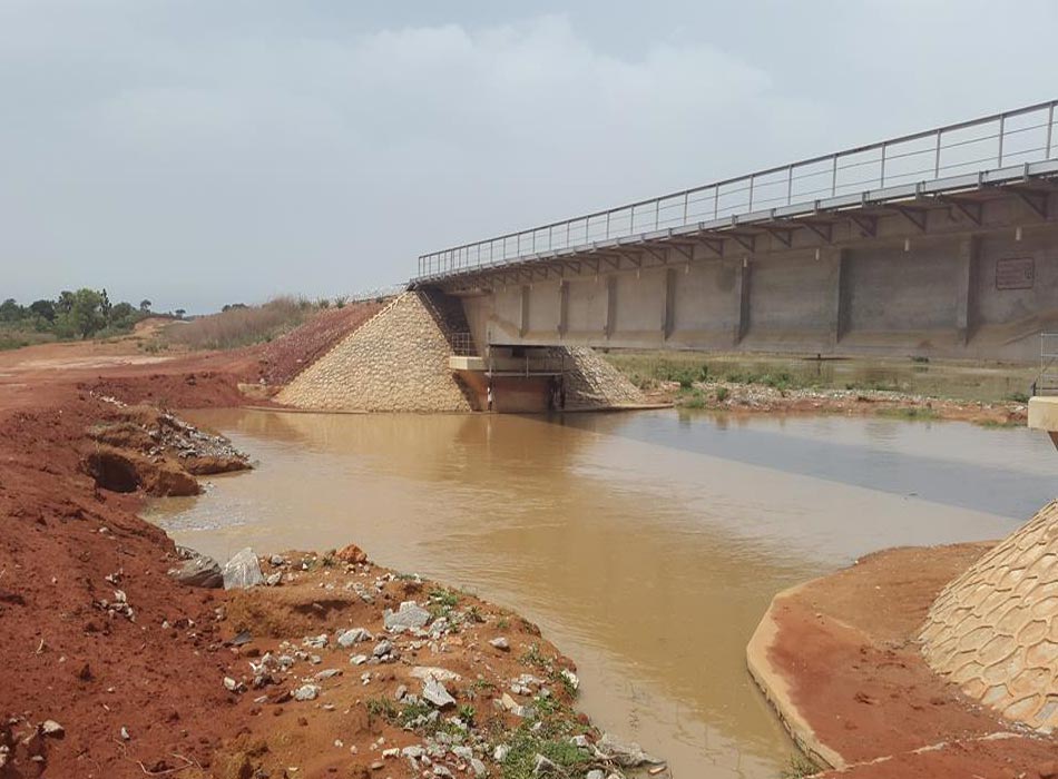 Kakau-medium-bridge